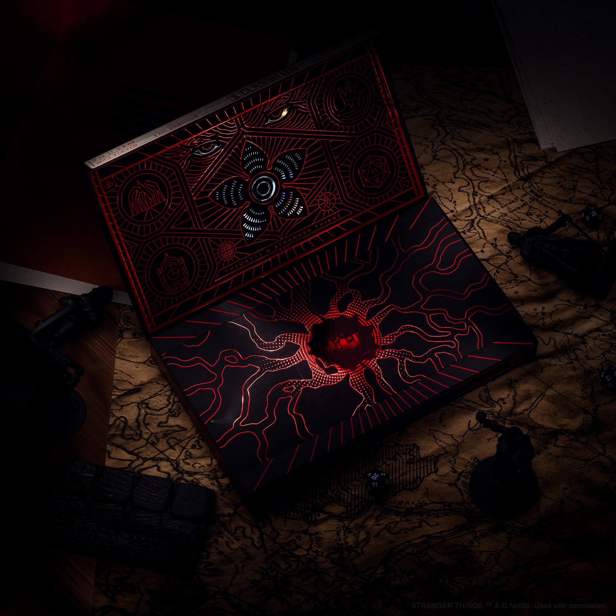Stranger Things Playing Cards – image 19